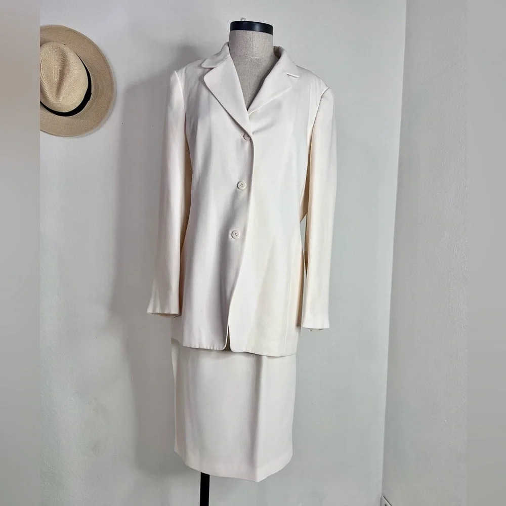 NWT Creamy white blazer and pencil skirt business set